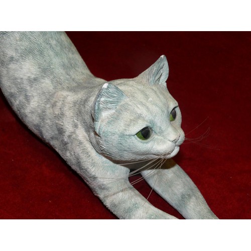 89 - LARGE STRETCHING CAT FIGURE - 45 CM LONG