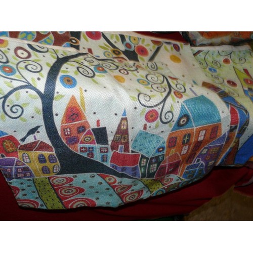 97 - 6 X UNUSUAL CAT THEMED CUSHION COVERS IN THE STYLE OF KLIMT AND OTHER ARTISTS