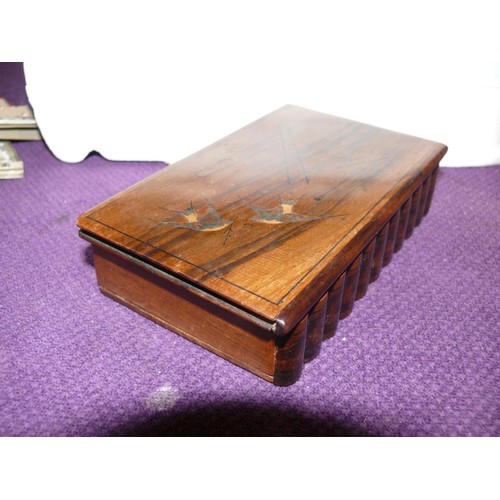 66 - AN EARLY 20TH CENTURY OLIVE WOOD TRINKET BOX WITH PUZZLE BOX OPENING