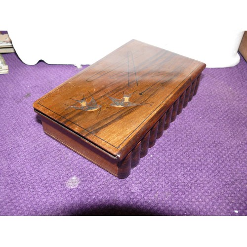 66 - AN EARLY 20TH CENTURY OLIVE WOOD TRINKET BOX WITH PUZZLE BOX OPENING