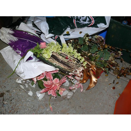 160 - QUANTITY OF SILK & DRIED FLOWERS FOR ARRANGEMENTS