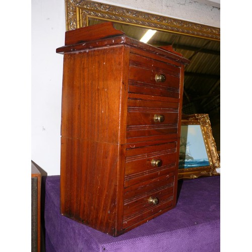 121 - SMALL EDWARDIAN WALNUT 4 DRAWER CHEST WITH BRASS KNOBS