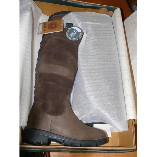 192 - PAIR OF QUALITY LADIES DANMAN BOOTS BY DUBLIN SIZE 6.5 UK - NEW IN BOX