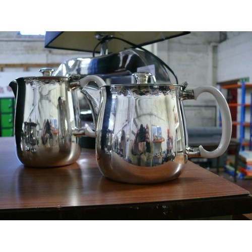 195 - GOOD QUALITY SILVER PLATED COFFEE AND TEA POT BY KENT PLATE WITH HEAT RESISTANT HANDLES. ALSO PAIR O... 