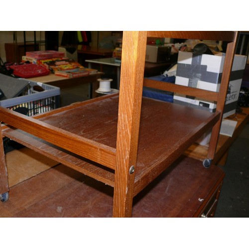 194 - MID CENTURY TEAK TROLLEY WITH CASTORS - GOOD QUALITY & CONDITION