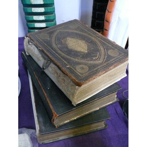 139 - VICTORIAN BIBLE 