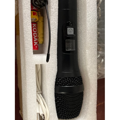 258 - CORDLESS MICROPHONE WITH DIGITAL DISPLAY, APPEARS AS NEW IN BOX