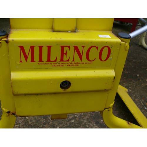 312 - MILENCO WHEEL CLAMP WITH KEYS WOULD FIT CARAVAN