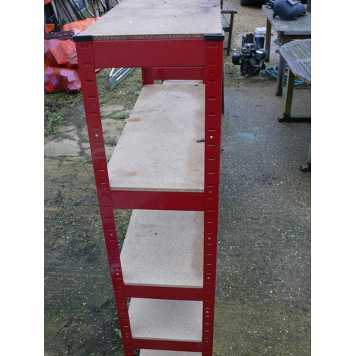 316 - RED METAL 5 WOOD SHELVES ADJUSTABLE RACKING SLOT TOGETHER SYSTEM, EASY TO DISMANTLE FOR TRANSPORT