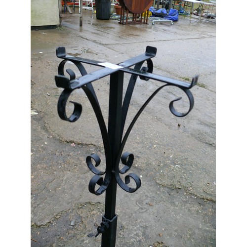 303 - WROUGHT IRON DECORATIVE PLANT STAND IN SCROLLING DESIGN  WITH 2 HANGING WALL BRACKETS