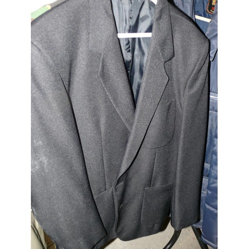 363 - 4 GOOD QUALITY GENTS JACKETS MOSTLY SIZE M TO INCLUDE A MILITARY SMOCK JACKET