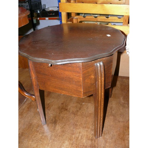 379 - VINTAGE SEWING BOX TABLE WITH LIFT UP LID AND CONTENTS