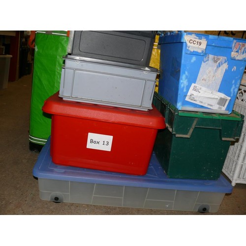 416 - 5 LIDDED STORAGE BOXES AND A SET OF 2 PLASTIC DRAWERS