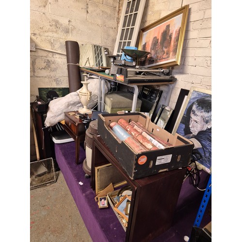 185 - JOB LOT OF MISCELLANEOUS INCLUDING TROUSER PRESS, WALLPAPER, PICTURES, SACKING, TABLE LAMP, GOBLIN V... 