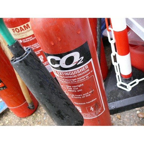 305 - 4 X  FIRE EXTINGUISHERS, ONE IS CO2, ONE FOAM AND 2 WATER