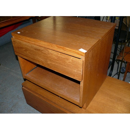 371 - RETRO TEAK MID CENTURY SIDE TABLE WITH DRAWER