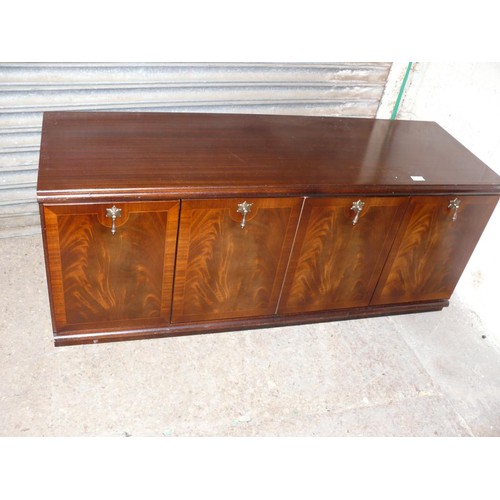 413 - DARK WOOD SIDEBOARD WITH 4 CUPBOARDS AND METAL HANDLES