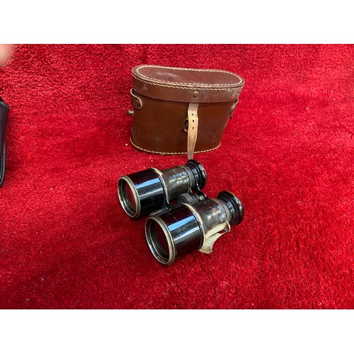 149 - 3x pairs of vintage fieldglasses/binoculars, including Vivitar, Centon and an antique pair in leathe... 