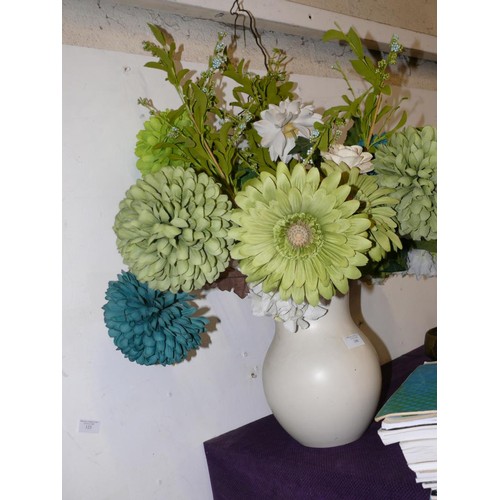 100 - CERAMIC VASE WITH GOOD DISPLAY OF ARTIFICIAL HYDRANGEA FLOWERS