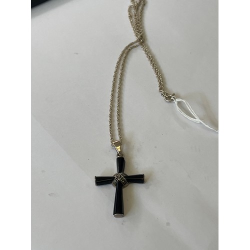 27 - A LOVELY SILVER CROSS WITH JET AND MARCASITE DETAIL