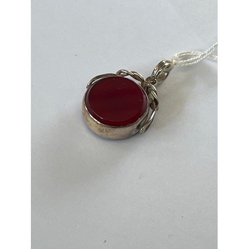 23 - A BLOOD STONE SWIVEL FOB IN SILVER CHESTER 1927 BY WILLIAM JOHN PELLOW