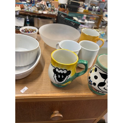 468 - SHEEP & COW MUGS, OVEN TO TABLEWARE DISHES AND A GLASS BOWL