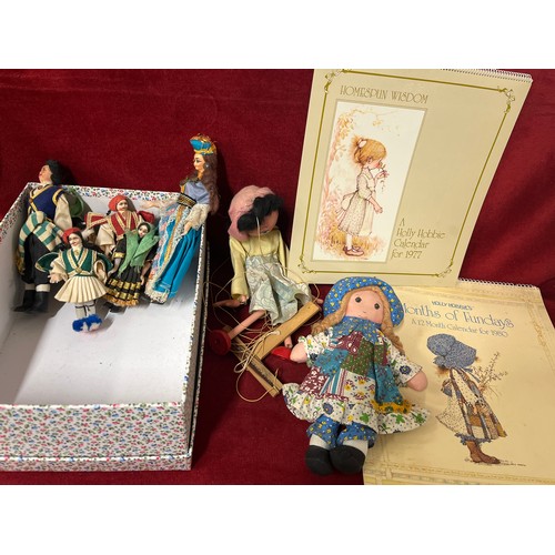 54 - 6 VINTAGE CYPRIOT COSTUME DOLLS IN A BOX, 1970'S HOLLY HOBBIE DOLL IN VGC, PELHAM JUNIOR PUPPET IN V... 