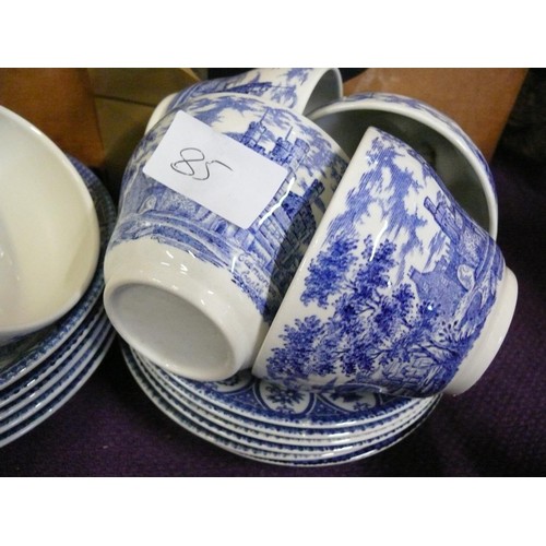 85 - 1977 JUBILEE COMMEMORATIVE DINNER AND TEASET - BROADHURST TOWER OF LONDON & WESTMINSTER ABBEY PATTER... 