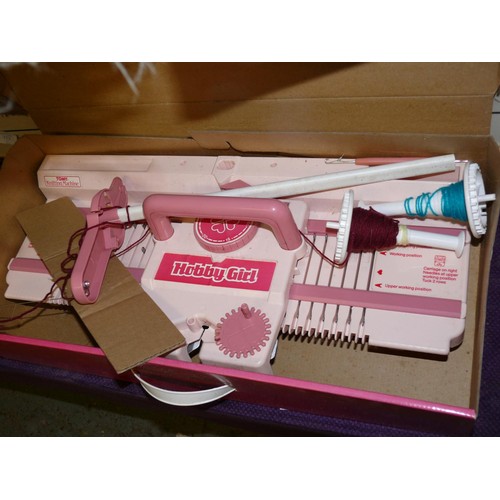 155 - TOMY KNITTING MACHINE