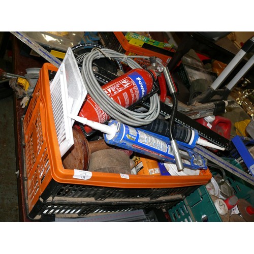 271 - CRATE OF MIXED GARAGE / WORKSHOP ITEMS INC INSPECTION LAMP, BLACK & DECKER DUSTBUSTER ETC