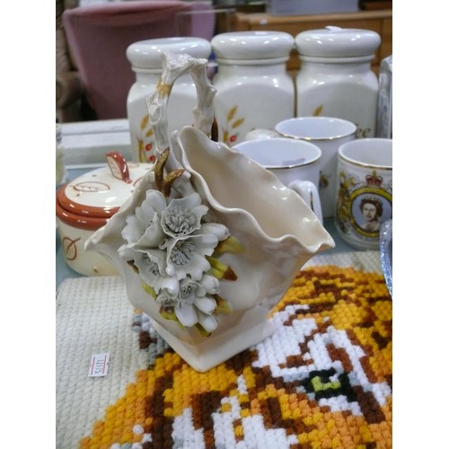 274 - MIXED LOT TO INCLUDE 3 CERAMIC JARS, COMMEMORATIVE MUGS, HAND WORKED TAPESTRY OF A TIGERS HEAD