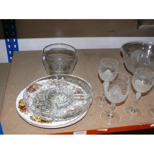 381 - 2 SHELVES OF GOOD QUALITY GLASS INCLUDING CRYSTAL, FRENCH FOOTED BOWL WITH FROSTED LEAF DESIGN ETC