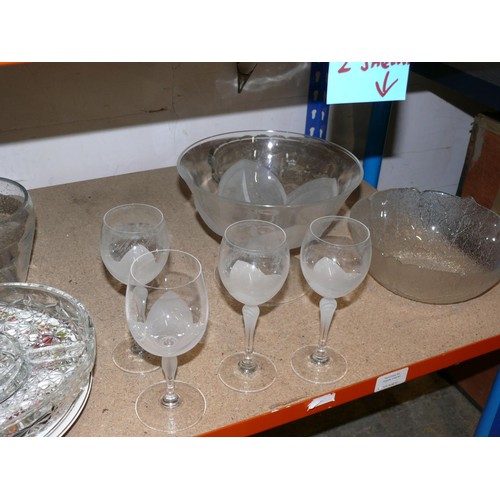 381 - 2 SHELVES OF GOOD QUALITY GLASS INCLUDING CRYSTAL, FRENCH FOOTED BOWL WITH FROSTED LEAF DESIGN ETC