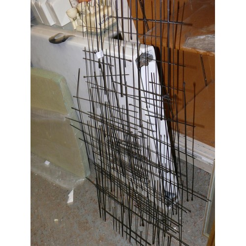 420 - 2 PIECES OF BLACK METAL WIREWORK WALL ART