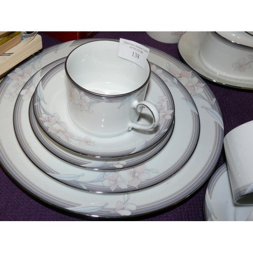 138 - LARGE NORITAKE FINE CHINA DINNER SERVICE 'EVENING MOOD' TO INCLUDE DINNER PLATES, SALAD PLATES, SIDE... 