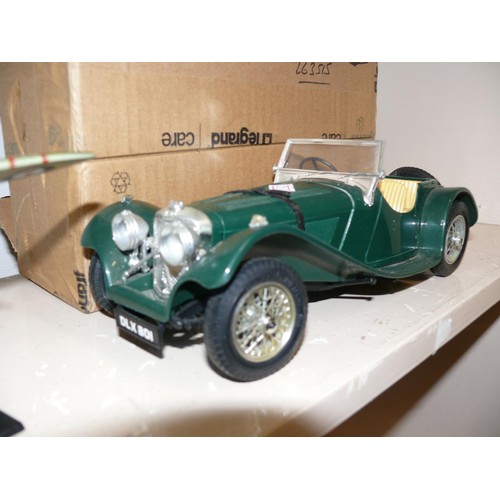 77 - BURAGO 1/18 SCALE MODEL OF A JAGUAR SS100 ROADSTER