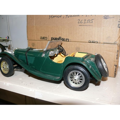 77 - BURAGO 1/18 SCALE MODEL OF A JAGUAR SS100 ROADSTER