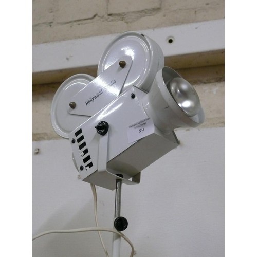 89 - METAL TABLE LAMP IN THE FORM OF HOLLYWOOD STUDIOS CAMERA ON STAND