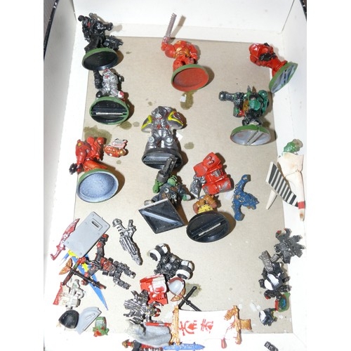 65 - RPG ROLE PLAYING FIGURES AND BOOKS WARHAMMER, DUNGEONS & DRAGONS ETC