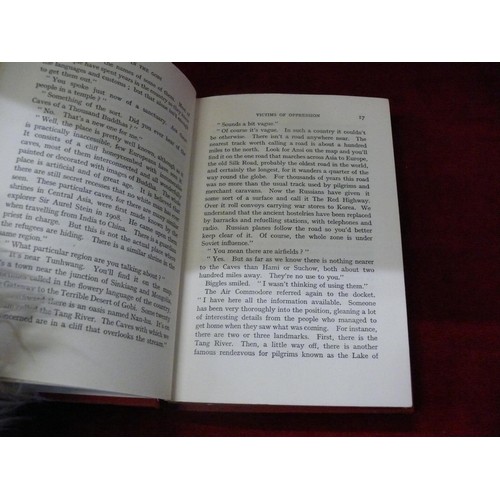 75 - HARDBACK BOOK 'BIGGLES IN THE GOBI' BY CAPT W.E. JOHNS FIRST EDITION FOR 1953 IN GOOD CONDITION