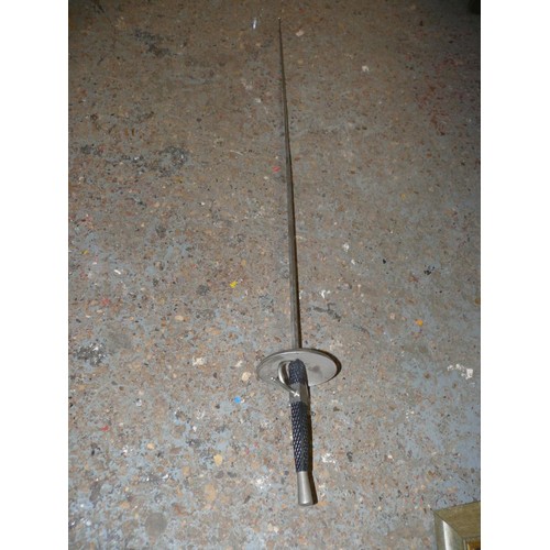 125 - A DECORATIVE FENCING FOIL