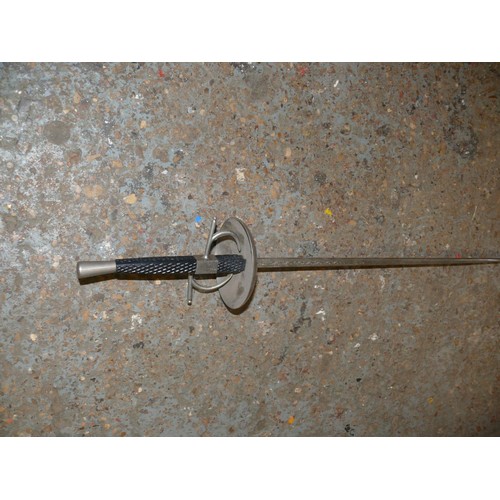 125 - A DECORATIVE FENCING FOIL