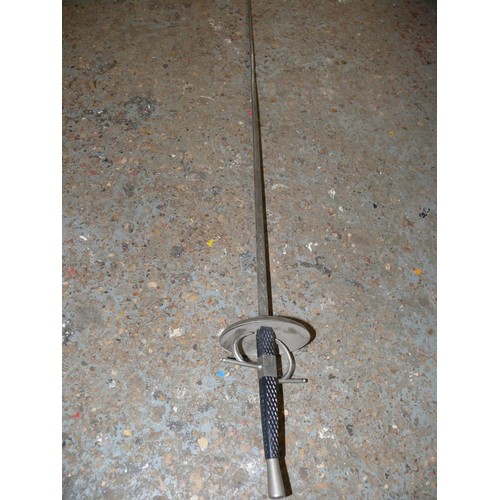 125 - A DECORATIVE FENCING FOIL