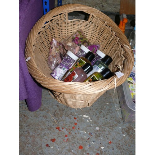 173 - LARGE WICKER BASKET OF POT POURRI, POT POURRI LIQUID AND AIR FRESHNER PEARLS