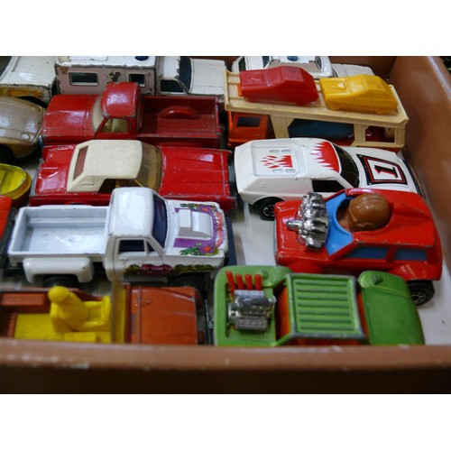 218 - BOX CONTAINING 15 ASSORTED DIE CAST MODELS CORGI JUNIORS, MATCHBOX ETC