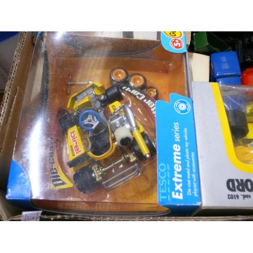 221 - MIXED BOX OF COLLECTORS CARS AND VEHICLES TO INCLUDE BURAGO, CORGI, MAINLINE ETC