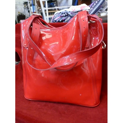 226 - LADIES TED BAKER SHOULDER HANDBAG IN PILLAR BOX PATENT RED