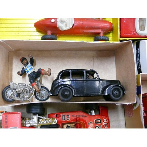 238 - MIXED BOX OF COLLECTORS CARS AND VEHICLES TO INCLUDE DINKY, MOBIL, CORGI ETC