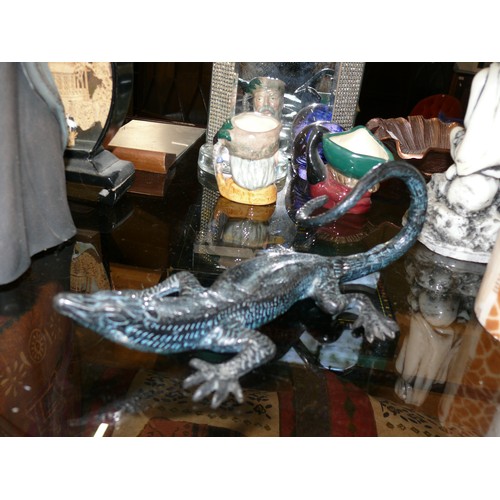 295 - HEAVY METAL LIZARD FIGURINE