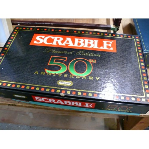 325 - SELECTION OF GAMES TO INCLUDE SCRABBLE, TRIVIAL PURSUIT ETC